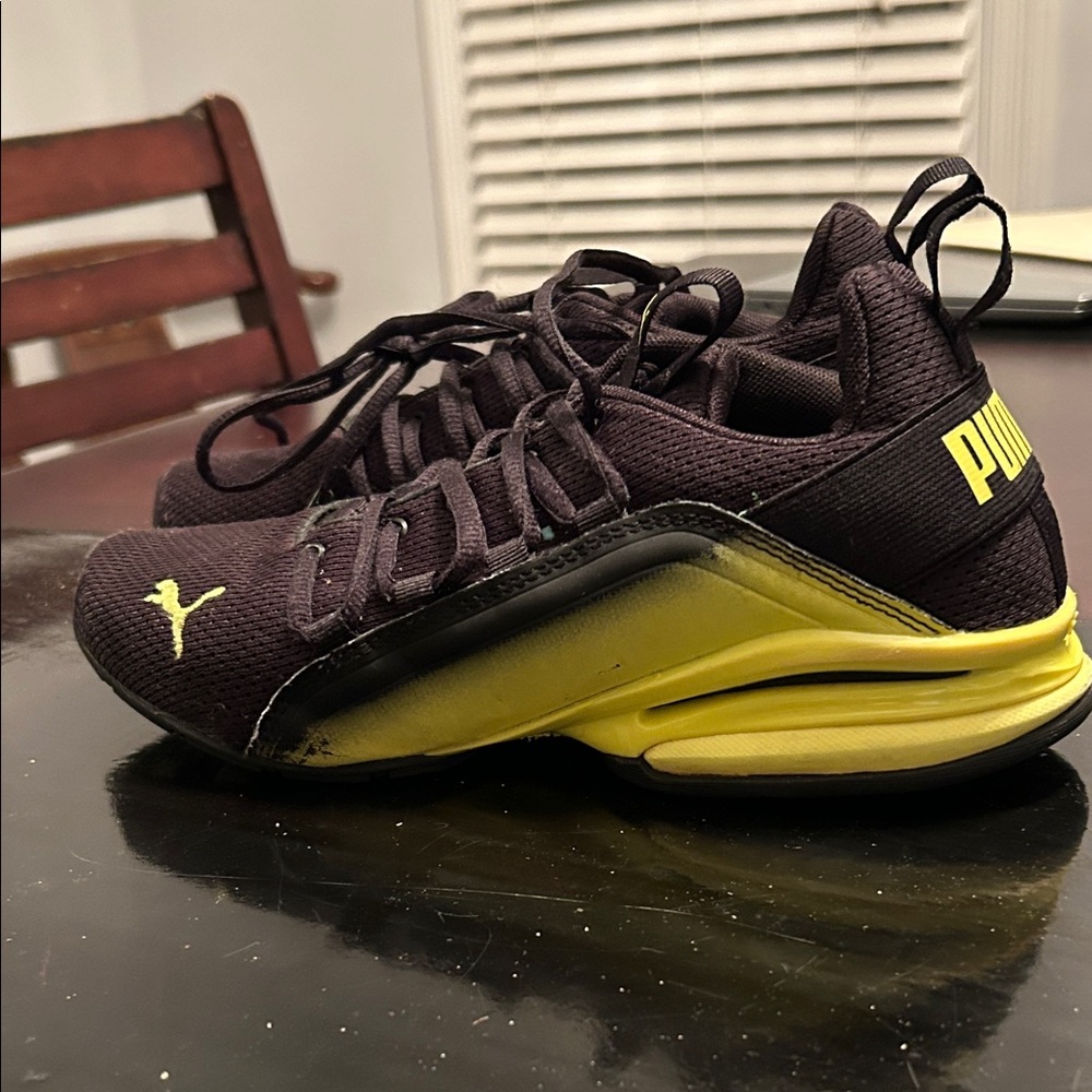 PUMA Boys Axelion Black and Yellow Sport Sneakers